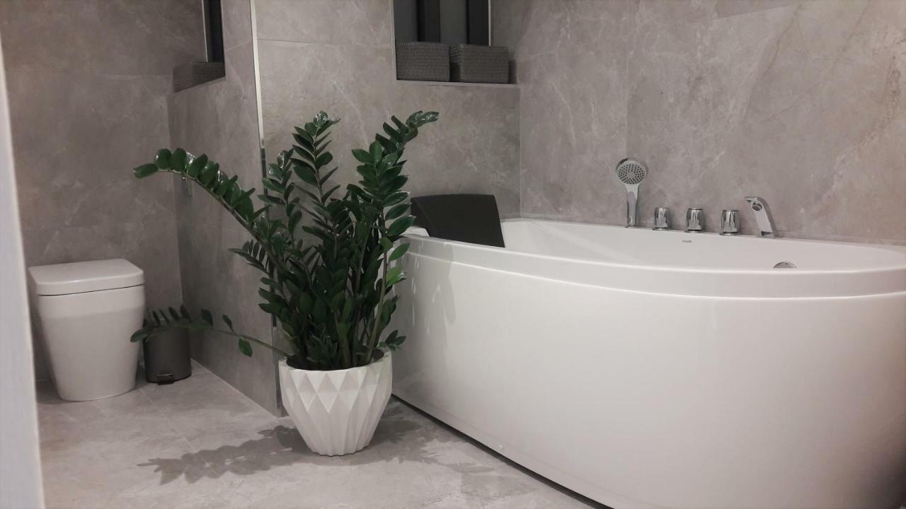 Duplex Maisonette With Heated P-Pool And Jacuzzi San Ġiljan Kültér fotó